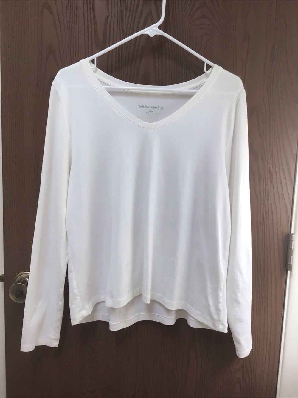 Soft Surroundings Cream V-Neck Long Sleeve Tee, cotton blend, sz L